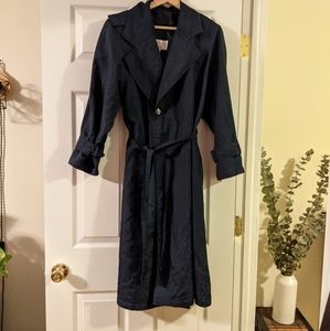 Weather resistant trench coat